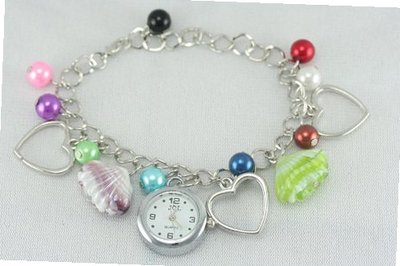 New in Box Multi-color Heart Shell Charm Bracelet Ladies Latest Style