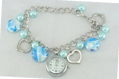 uFashion Watches New in Box Blue Heart Charm Bracelet Ladies Latest Style 