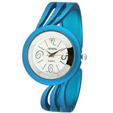 uHPW Twist Style Cuff with Round Face and Matte Chic Finish - Turquoise 