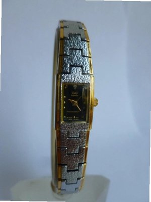 Q&Q K929-402