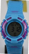 Q&Q M138-005